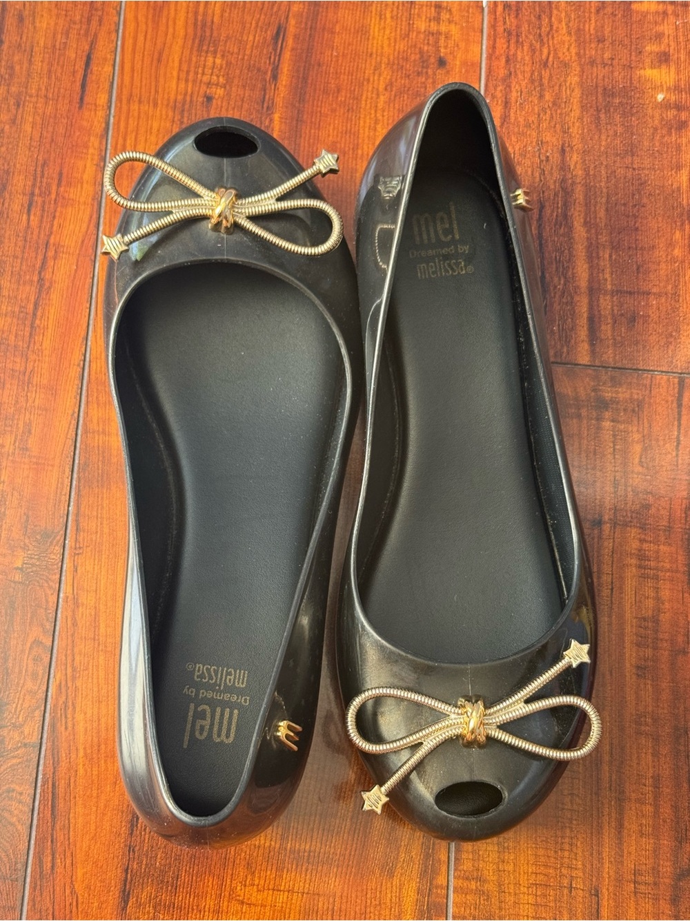 Mel by Melissa kids Black Jelly Bow Peep-Toe Flats with Gold Star Accents - Picture 5 of 10